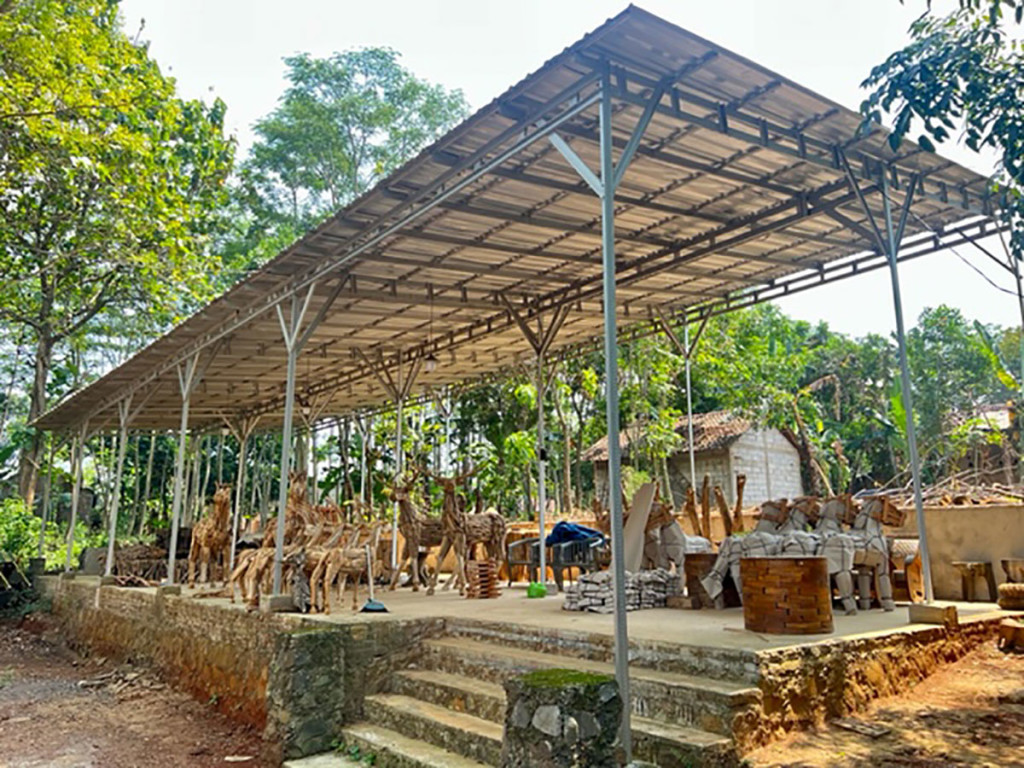 Above: Makasi’s main factory in Semarang.