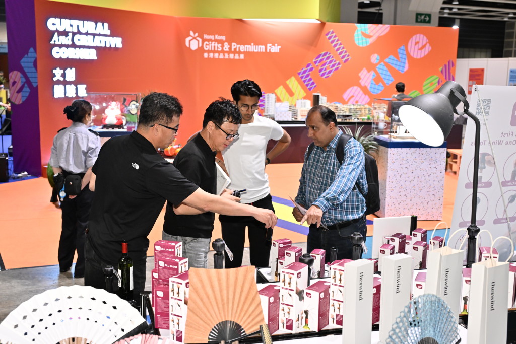 Above: The Hong Kong Gifts & Premium Fair featured a dedicated Cultural & Creative Corner, showcasing over 30 exhibitors.