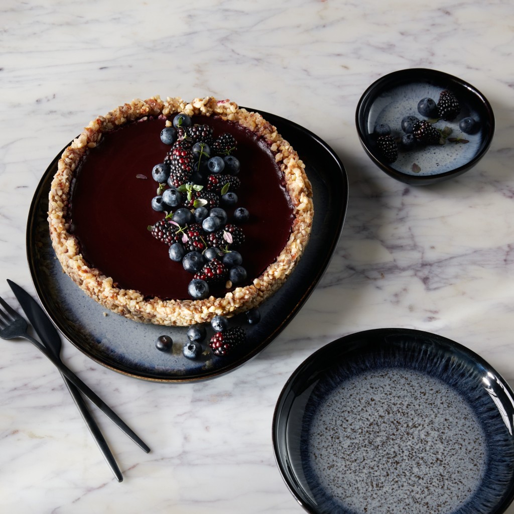 Above: New from Halo, an organic asymmetrical ‘big cake’ serving platter and bowls.